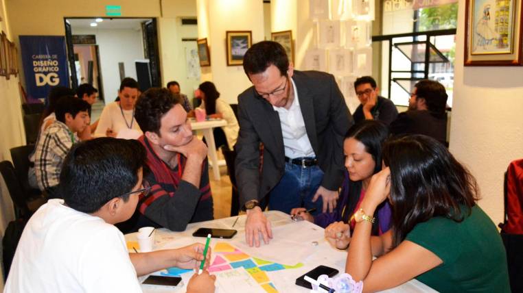 camra de comercio lgbt de ecuador-expreso.jpg